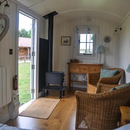 Shepherds Hut Tenterden Exterior photo