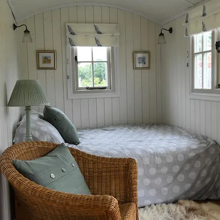 Shepherds Hut Tenterden Exterior photo